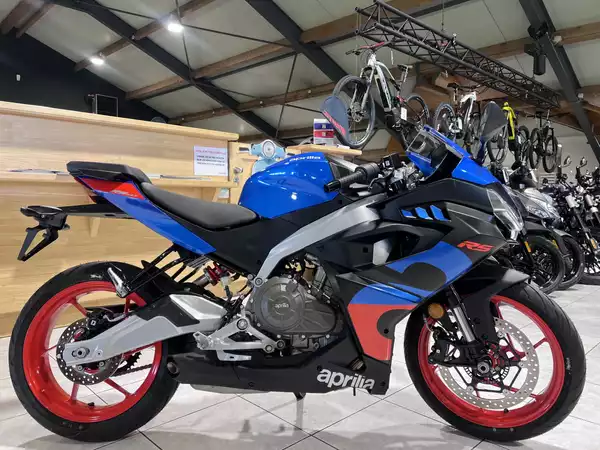 Aprilia RS 457 - Photo 1
