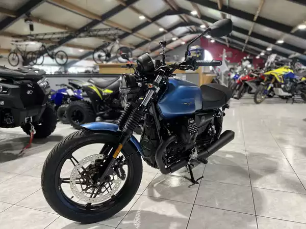 Moto Guzzi V 7 STONE - Photo 2