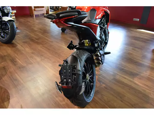 MV Agusta Turismo Veloce 800 Rabaissée 60 mm - Photo 2