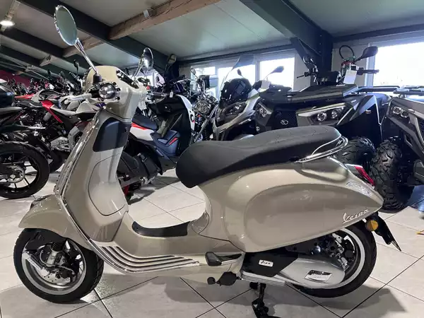 Vespa Primavera 125 - Photo 3
