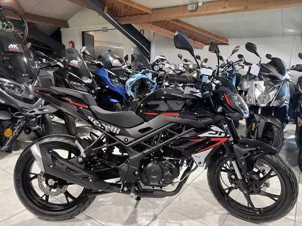 Benelli BN 125 - Photo 1