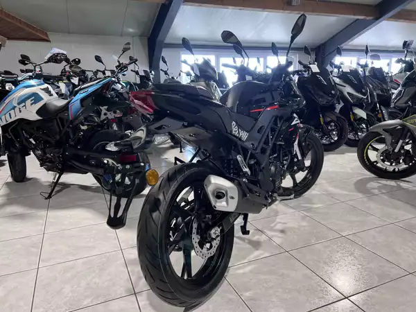 Benelli BN 125 - Photo 2