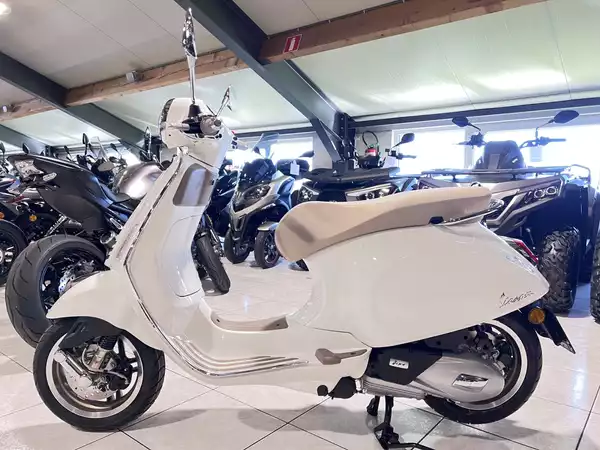 Vespa Primavera 125 S - Photo 3