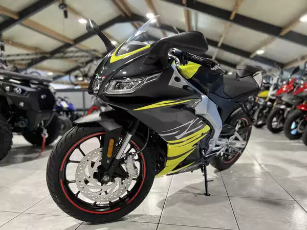 Aprilia RS 125 - Photo 2