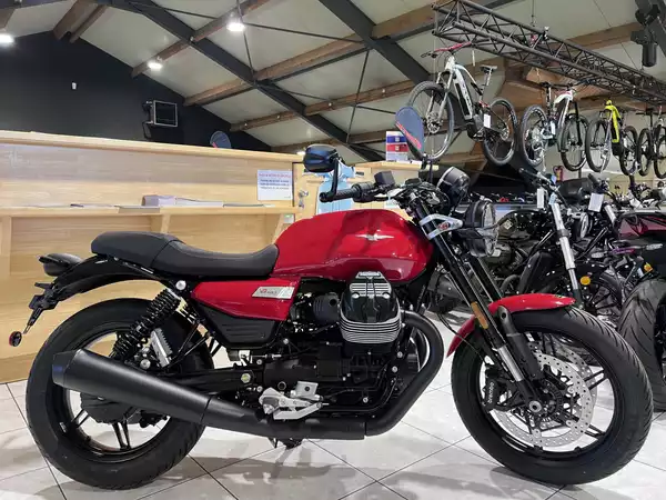Moto Guzzi V 7 SPORT - Photo 1