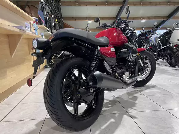 Moto Guzzi V 7 SPORT - Photo 2