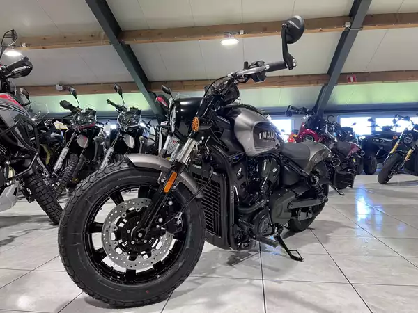 Indian Scout Bobber Ltd + Tech Heavy Metal - Photo 2