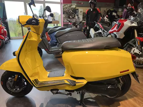 Lambretta V125 Special - Photo 3