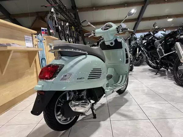 Vespa GTS 125 Classica - Photo 2