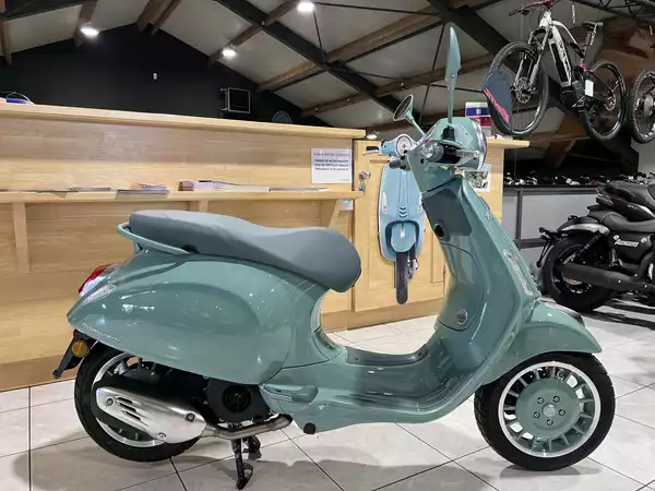 Vespa Primavera 125 80 TH - Photo 1