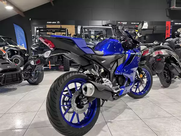 Yamaha YZF-R125 - Photo 2