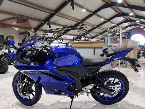 Yamaha YZF-R125 - Photo 3