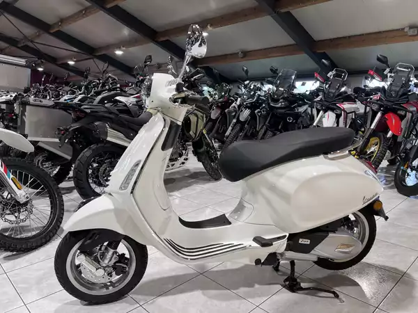 Vespa Primavera 125 BLANC - Photo 3