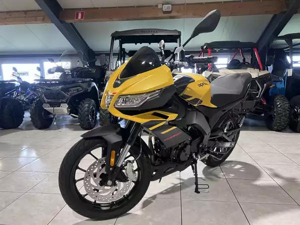 Aprilia Tuono 125 - Photo 2