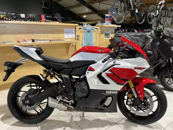 Yamaha R7 70 TH - Photo 1