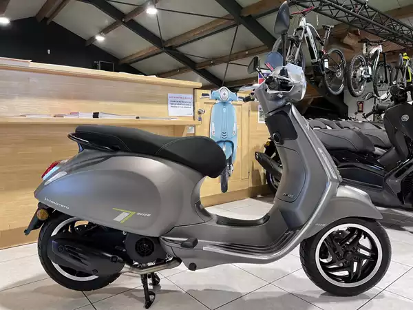 Vespa Primavera 125 Tech - Photo 1