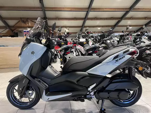 Yamaha X-Max 125 TECH MAX + - Photo 3