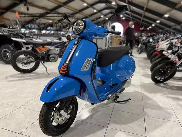Vespa GTS Super Sport 310 - Photo 2