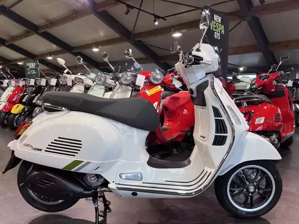Vespa GTS Super Tech 310 - Photo 1