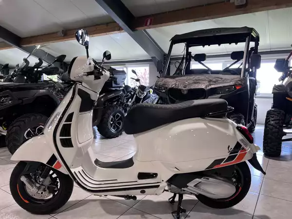 Vespa GTS Super Sport 310 - Photo 3