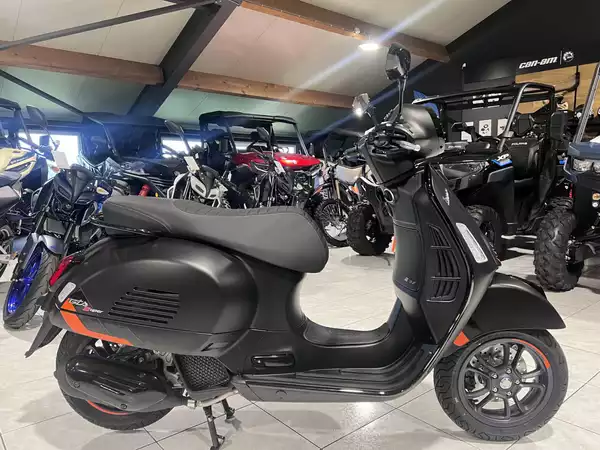 Vespa GTS Super Sport 125 - Photo 1
