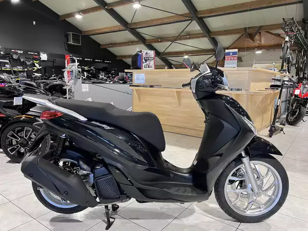 Piaggio Medley 125 - Photo 1