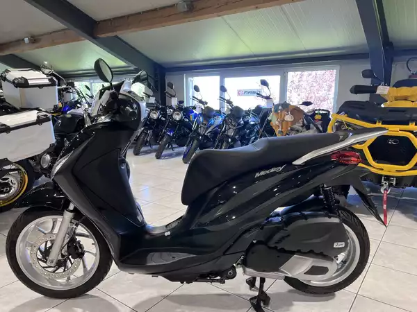 Piaggio Medley 125 - Photo 3
