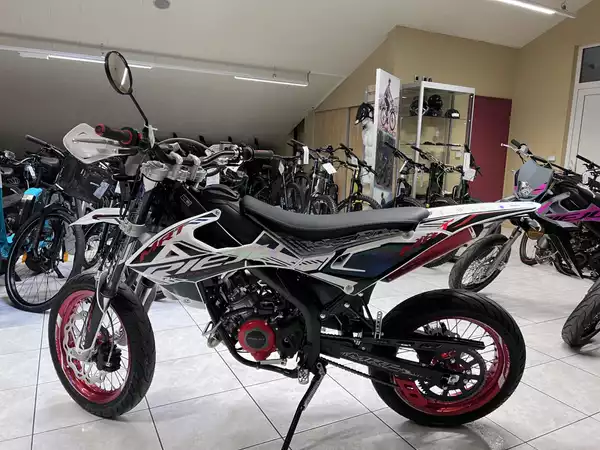 Rieju MRT 50 SM Trophy Mirage - Photo 3