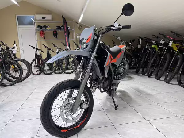 Rieju MRT 50 SM Grey - Photo 2