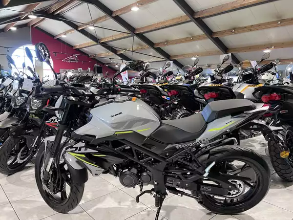 Benelli BN 125 GRIS - Photo 3
