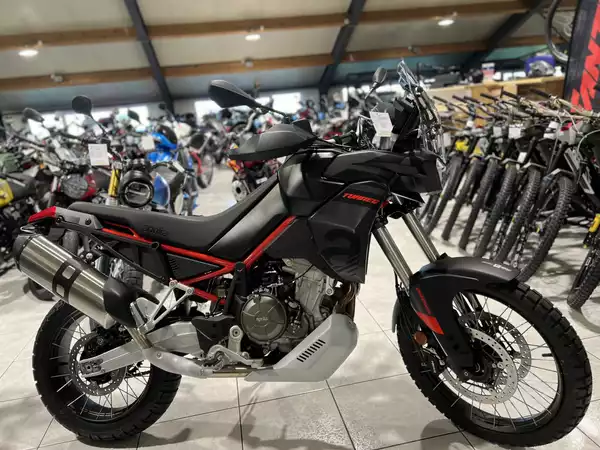 Aprilia Tuareg 660 ATREIDS BLACK disponible aussi en 35 KW - Photo 1