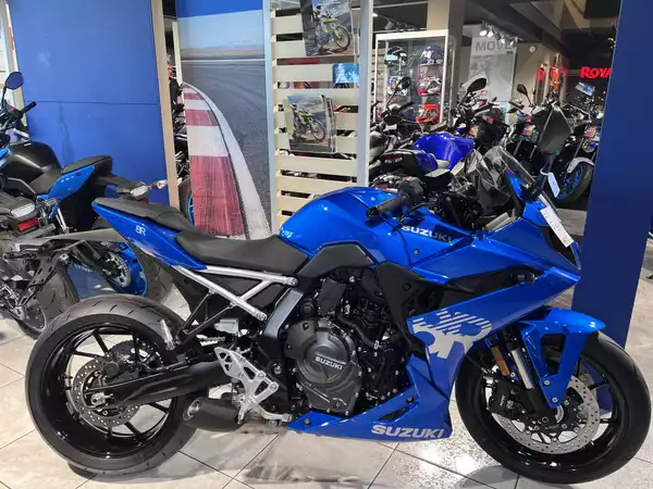 Suzuki GSX 8R - Photo 1