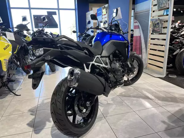 Suzuki V-Strom 800 - Photo 2
