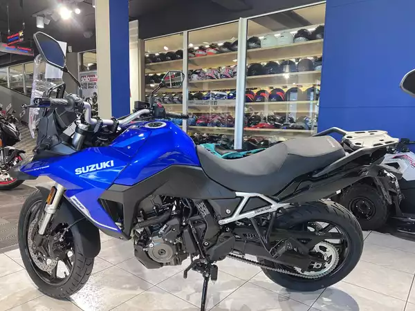 Suzuki V-Strom 800 - Photo 3
