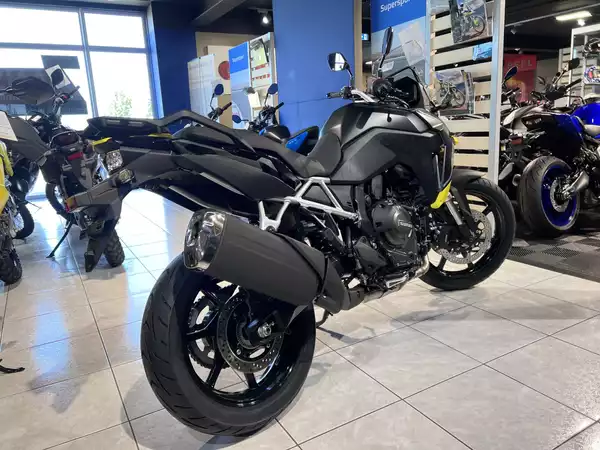 Suzuki V-Strom 800 - Photo 2