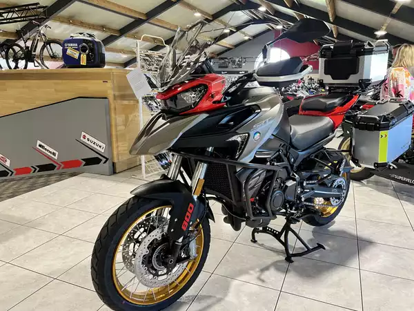 QJ Motor SRT 800 SX TOURING - Photo 2