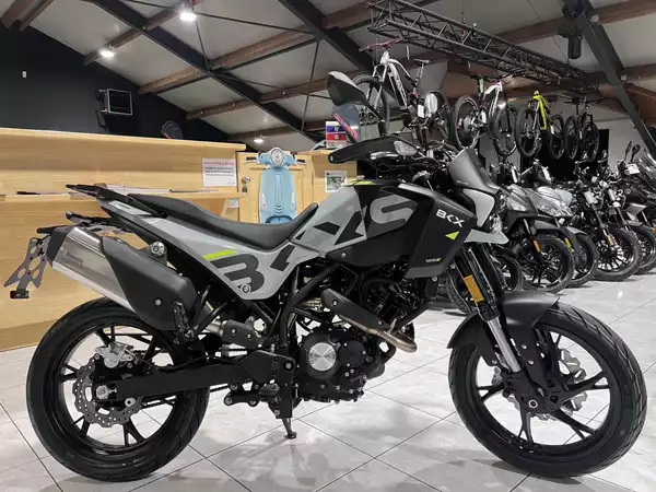 Benelli BKX 125 S - Photo 1