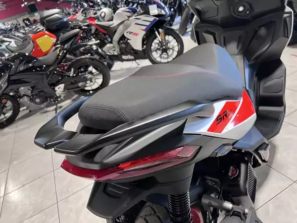 Aprilia SR 125 GT SPORT BLANC - Photo 3