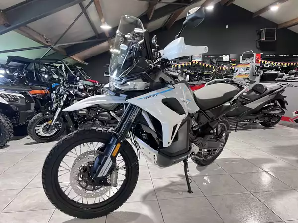 CF Moto 1000 MT-X - Photo 2