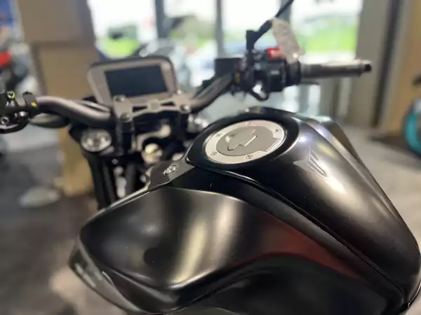 Yamaha MT-125 TECH BLACK - Photo 2