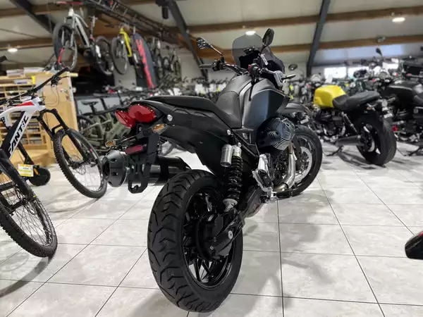 Moto Guzzi V 85 TT Strada - Photo 2
