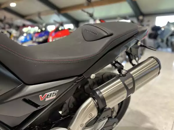 Moto Guzzi V 85 TT Strada - Photo 3