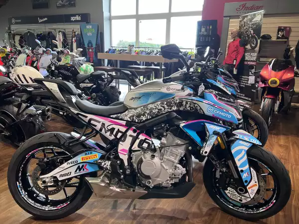 CF Moto 675 NK Réplica - Photo 1