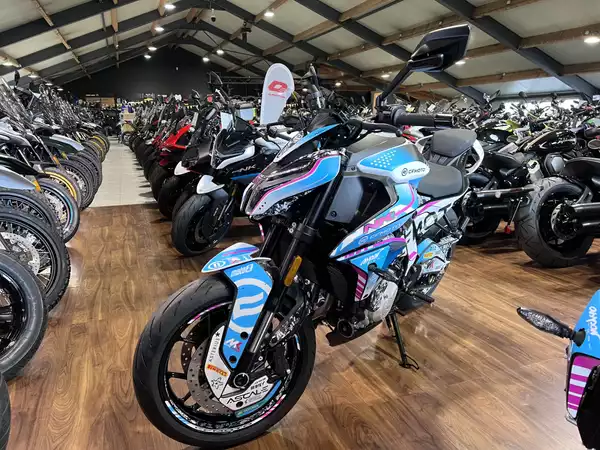 CF Moto 675 NK Réplica - Photo 2