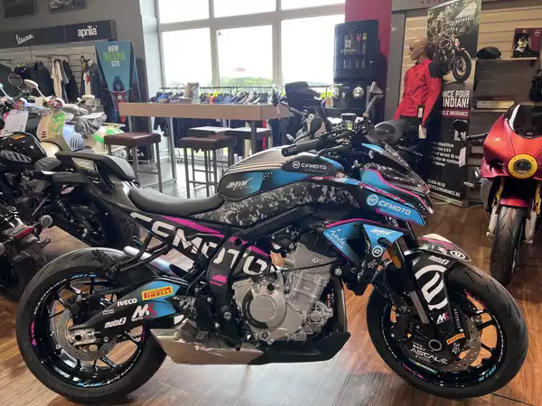 CF Moto 675 NK Réplica - Photo 1