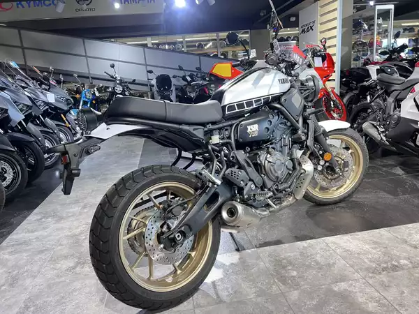 Yamaha XSR 700 LEGACY - Photo 2