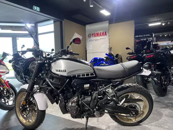 Yamaha XSR 700 LEGACY - Photo 3