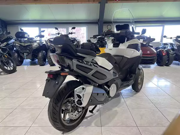 Kymco CV3 550i 575 - Photo 2