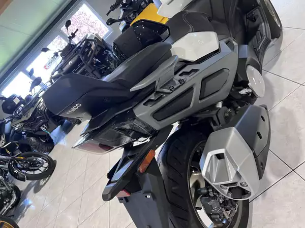 Kymco CV3 550i 575 - Photo 3
