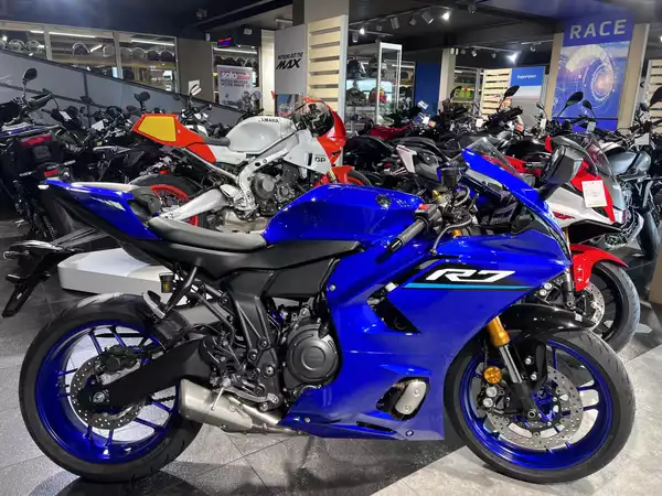 Yamaha R7 - Photo 1